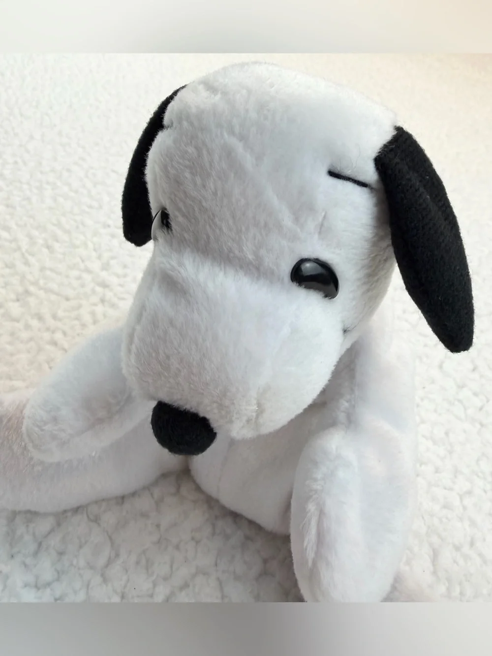 PEANUTS • White/Black Snoopy Beanie Plush Toy, OS